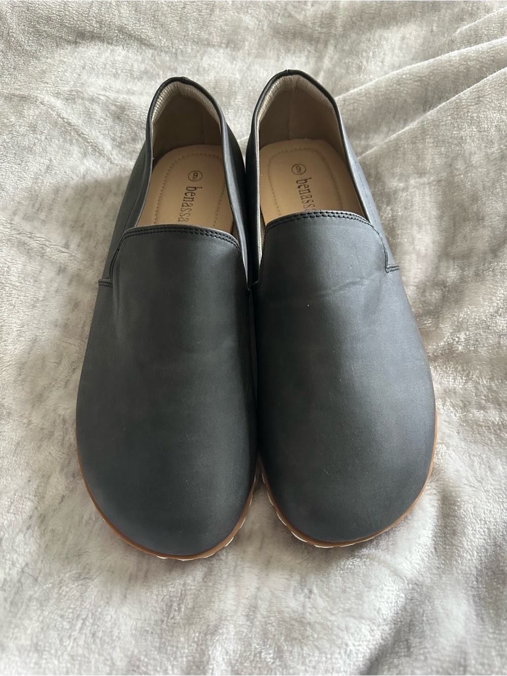 Black Slip-On Women's Loafers for Everyday Comfort - Picture 3 of 9